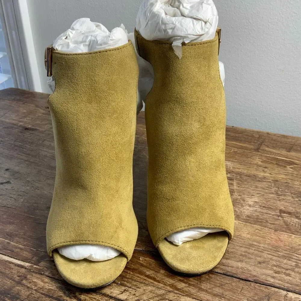 Tory Burch green suede open-toe ankle‎ strap heels size 8